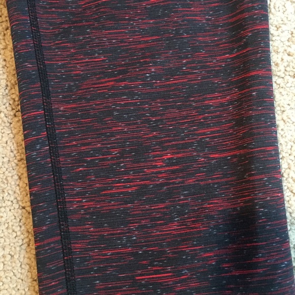 NWOT GapFit leggings - Picture 5 of 5
